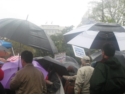(notice how the camera is getting foggy from the rain)