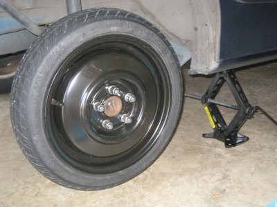 img_0392-med Poor little donut tire. Though I'm considering replacing all my tires with these donuts to lessen my flat-tire frequency.